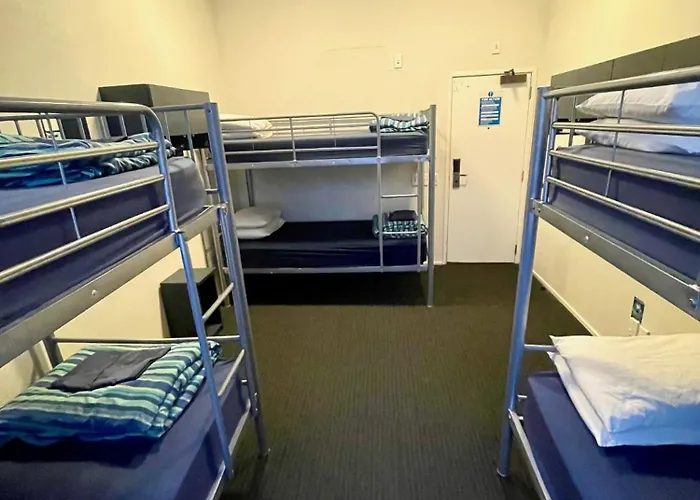 Nomads Capital Backpackers - Wellington (Adults Only)