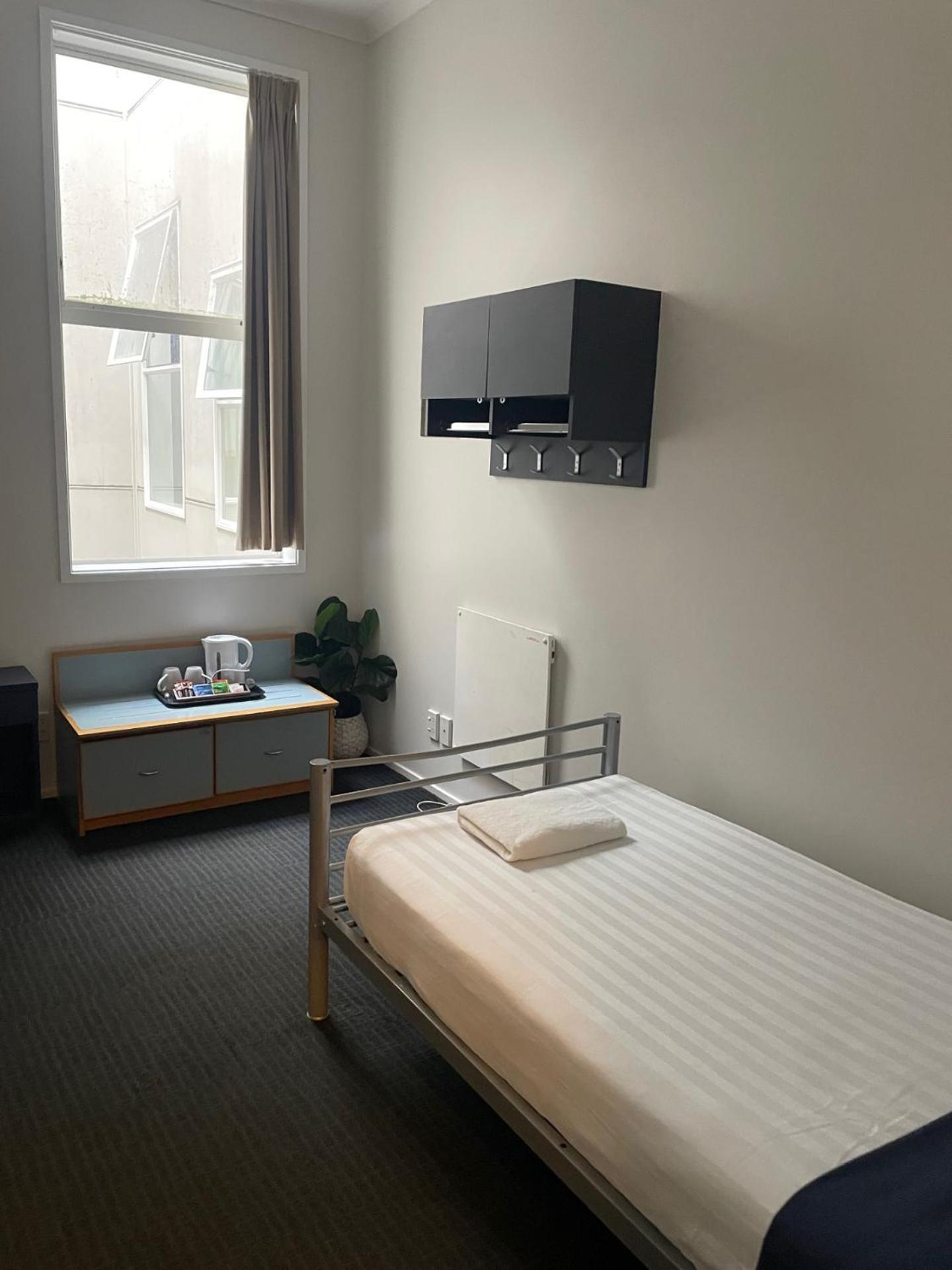 Nomads Capital Backpackers - (adults Only) Hostel